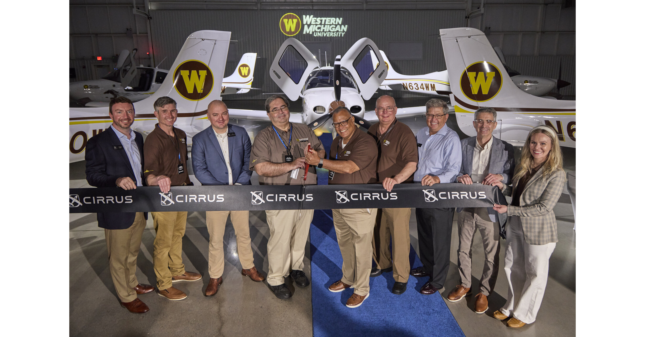 Cirrus Delivers New Fleet of TRAC Series G7 Aircraft to Western Michigan University