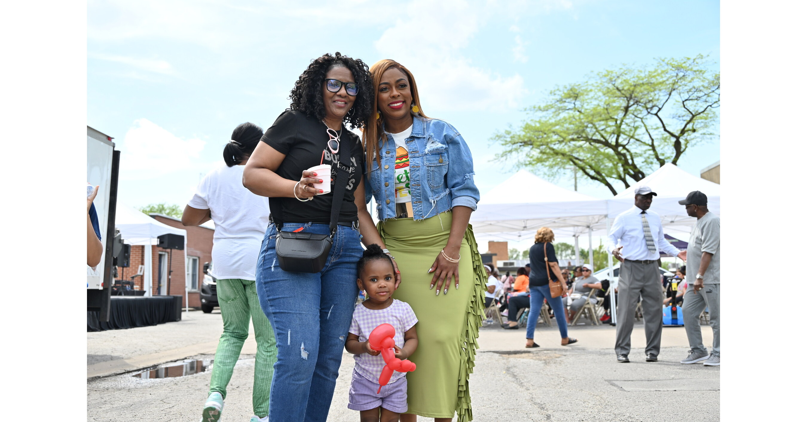 Residents, Community Officials Celebrate Cinco de Mayo in Thornton Township