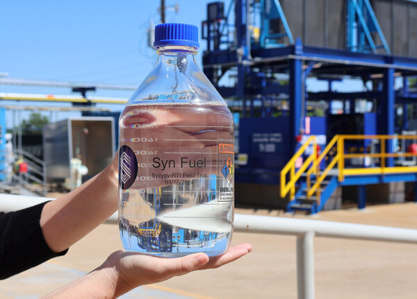 Bottle of Fischer-Tropsch crude produced from carbon dioxide and methane