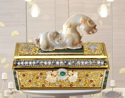 Within Anita Mai Cigar Dragon Box, a mesmerizing 2000-year-old White Jade dragon takes center stage, embraced by a bed adorned with 1188 diamonds. This ensemble comprises Yellow , Pink, and White Diamonds, summing up to 1368 carats. Each flawlessness diamond grade serves as an emblem of affluence and opulence, drawing inspiration from the rich Greek and Chinese traditions.The amalgamation of Pink for love, Yellow for joy, White for purity signifies an union of heritage and emotional resonance.
