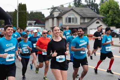 A group of runners from the 2023 Run For Water 5K/10K event at Mill Lake Park in Abbotsford. (CNW Group/Run For Water)