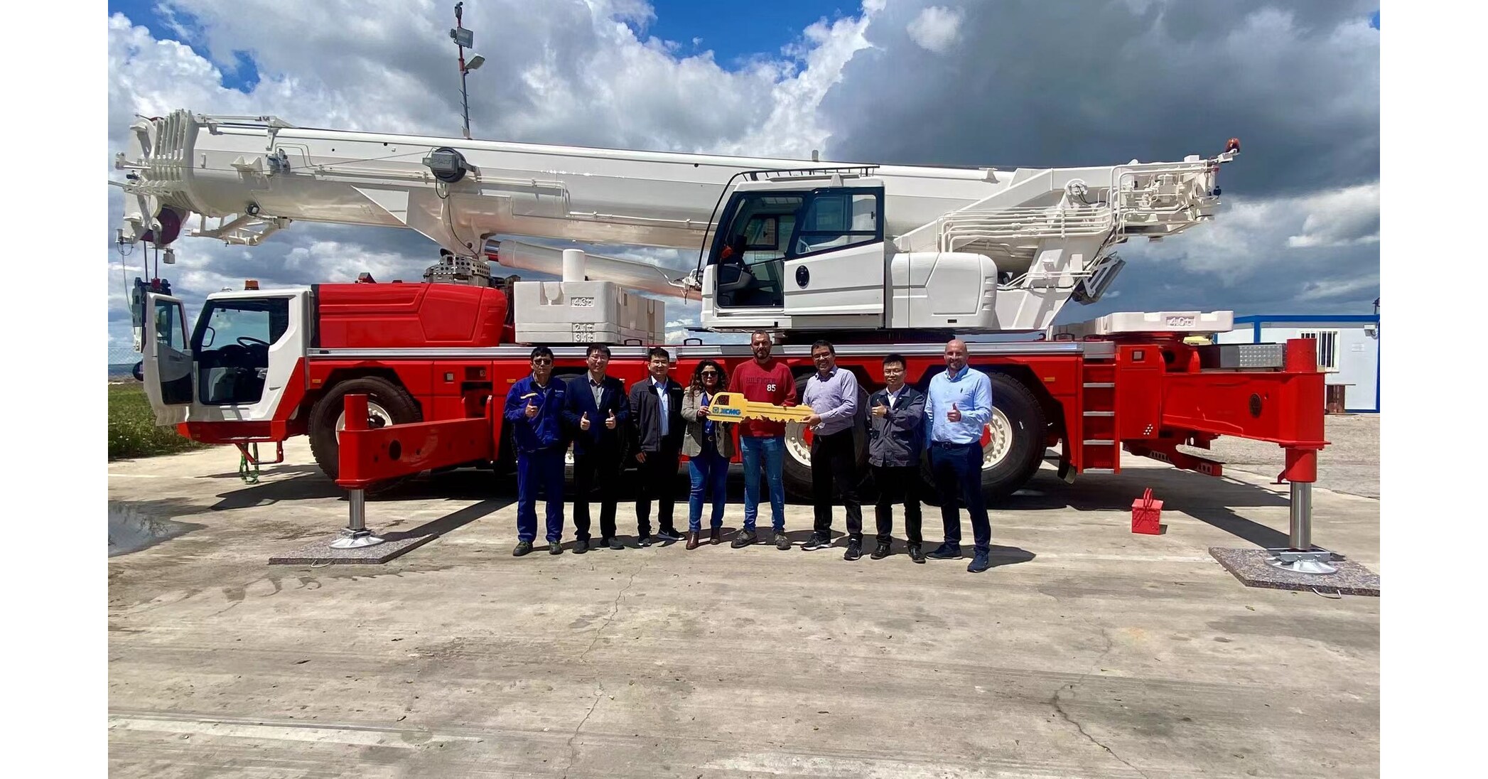 XCMG Crane erweitert seine Reichweite in Spanien mit der Lieferung des XCA120_E All-Terrain-Krans