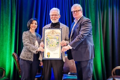 Mayor R. Rex Parris is honored with the "Green Mayor of the Year" award at the 2024 VerdeXchange Conference.