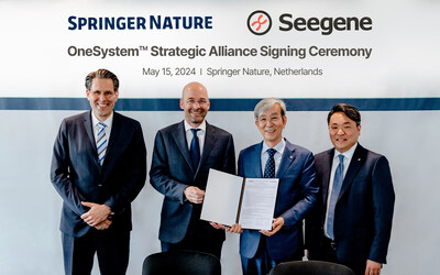 Da esquerda para a direita: Marc Spenlé, COO da Springer Nature; Frank Vrancken Peeters, CEO da Springer Nature; Dr. Jong-Yoon Chun, CEO e fundador da Seegene; e Jun B. Kim, EVP e chefe global da Seegene OneSystem Business posam para uma foto durante a cerimônia de assinatura da aliança estratégica OneSystem™ em Houten, Holanda, realizada em 15 de maio. (PRNewsfoto/Seegene Inc.)