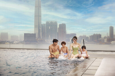 FOUR SEASONS HOTEL HONG KONG에서 즐겁고 빛나는 추억의 여름