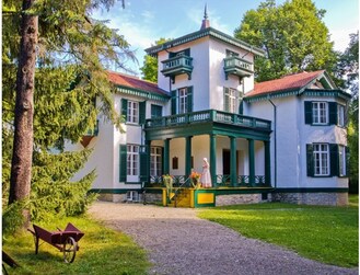 Extérieur du lieu historique national de la Villa-Bellevue
Crédit de la photo: Parcs Canada (Groupe CNW/Parcs Canada (HQ))