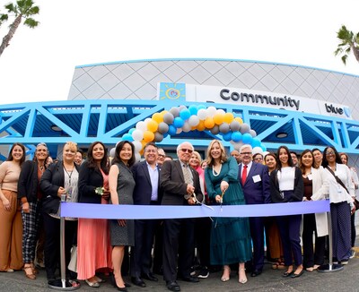 L.A. Care y Blue Shield of California Promise Health Plan inauguran su nuevo y vibrante Centro de Recursos Comunitarios en Panorama City con una serie de servicios enfocados en la salud (PRNewsfoto/Blue Shield of California Promise Health Plan)