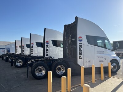 Los semirremolques Tesla operarán desde las instalaciones de Fresno y las furgonetas E-Transit atenderán a los clientes de todo California