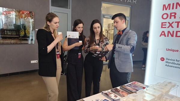 Unable to view the image, Please provide a valid URL.