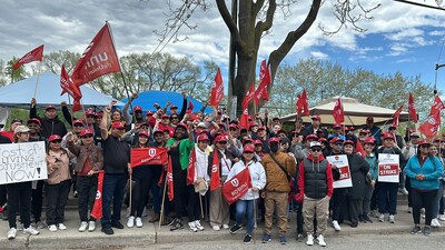 Solidarity rally on Thursday, May 23 at 10 a.m. to support Unifor Local 252 on strike at Nestle’s Toronto manufacturing plant. (CNW Group/Unifor)