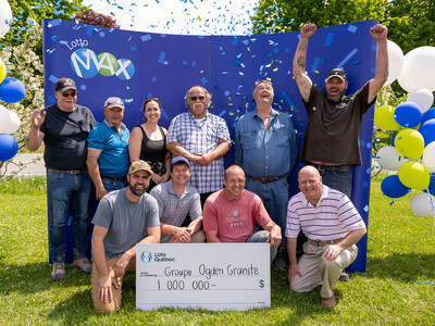 Un groupe de 10 collgues d'une entreprise familiale de Stanstead remporte un million de dollars (Groupe CNW/Loto-Qubec)