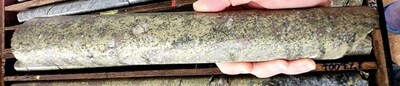 Figure 1: 19% High-Grade Copper in DDH2405T002: T5 Massive sulphide Cu mineralization (~173m downhole). Open on strike and depth. (CNW Group/Bravo Mining Corp.)
