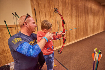 Dad son archery