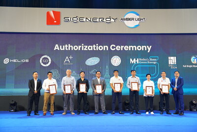Sigenergy presented certificates to authorized resellers. (PRNewsfoto/Sigenergy Technology Co., Ltd.)