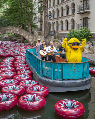 San Antonio: The coolest destination kicked off summer with a first-ever unique pool float parade on the River Walk ! Festivities the morning of May 30th marked the start of a season of many cool stories and experiences to be had only in San Antonio, inviting travelers to dive into fun in the Alamo City.
