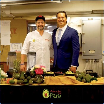 Pictured (l to r.): Giuseppe and Mario Lanzone of the Peruvian Brothers and brand ambassadors of Avocados from Peru