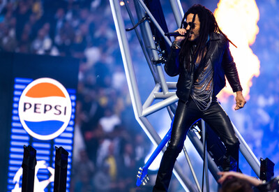 Lenny Kravitz headlined the UEFA Champions League Kick Off Show by Pepsi (PRNewsfoto/PepsiCo)