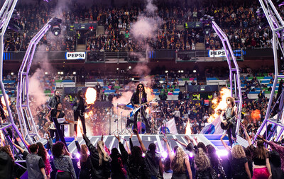 Lenny Kravitz headlined the UEFA Champions League Kick Off Show by Pepsi (PRNewsfoto/PepsiCo)