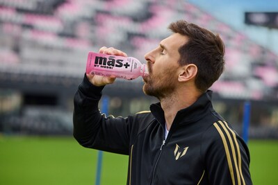 世界上最伟大的足球明星莱昂内尔·梅西推出他的下一代水合物饮料-梅西的Más+-旨在激励每个人在生活的每一部分都像冠军一样