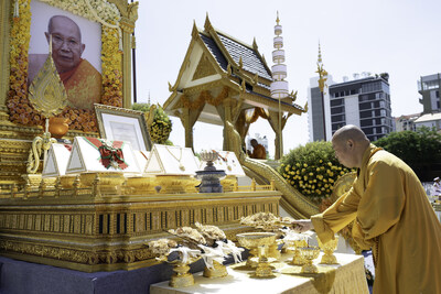 Venerable Yin Shun Attends the Cremation Ceremony for Samdech Preah Agga Maha Sangharajadhipati Tep Vong (PRNewsfoto/The Buddhist Association of China)