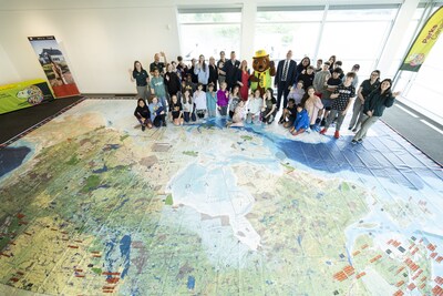 Dévoilement de la nouvelle carte-tapis géante Protéger la nature et la culture avec Parcs Canada