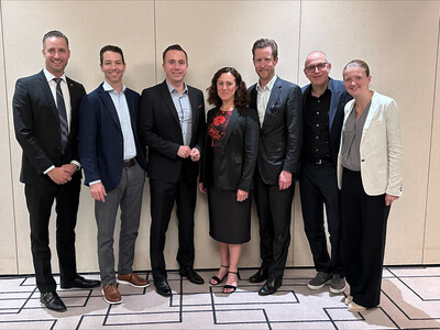 From left to right: Jared Mikoch-Gerke, WestJet, Director of Alliances and Airport Affairs, John Weatherill, WestJet Group, Executive Vice-President & Chief Commercial Officer, Juha Jarvinen, Virgin Atlantic, Executive Vice President & Chief Commercial Officer, Kate Leigh, Virgin Atlantic, Head of Alliances, Alexis von Hoensbroech, WestJet Group, CEO, Shai Weiss, Virgin Atlantic, CEO, and Jenny McGowan, Virgin Atlantic, Vice-President, Network & Alliances (CNW Group/WESTJET, an Alberta Partnership)