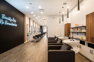 Chatters, Canada’s Largest Salon-Based Retailer Expands Ontario footprint with it’s next
generation salon concept (CNW Group/Chatters Hair Salon)