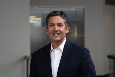 Greenhouse, the leading hiring platform, today announced it has hired Samir Joglekar as its new Chief Revenue Officer. Samir brings over 30 years of experience leading software sales organizations across various industries. His extensive background in driving growth and efficiency in SaaS businesses is complemented by his global experience, having lived in and led teams across Europe and Asia.