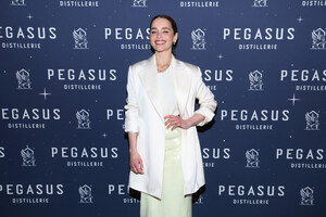 Emilia Clarke Égérie of Pegasus Distillerie. The French Organic Spirits Creator Appoints Her As Global Brand Ambassador