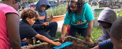 Through hands-on food education, nourishing school meals, and advancing equity through food, FoodCorps shows up where kids and food meet.