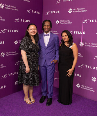 Left to Right: TELUS Student Bursary Recipients Ivy Ngo, Nebiyou Timotewos and Nimmi Kanji, Executive Director of TELUS Friendly Future Foundation, walk the purple carpet at the “Together for Tomorrow: A Friendly Future Gala by TELUS”. (Photo courtesy of George Pimentel Photography) (CNW Group/TELUS Friendly Future Foundation)