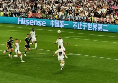 Panneau d’affichage Hisense au match d’ouverture (PRNewsfoto/Hisense)