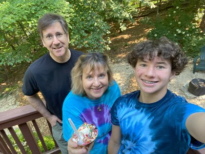 Swirls Family Photo - Jon, Tricia & Max