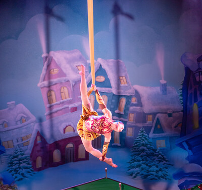 Photo courtesy of Cirque Dreams Holidaze (CNW Group/VStar Entertainment Group)