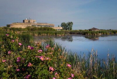 Harry J. Enns Wetland Discovery Centre (Credit : Jeope Wolfe) (Groupe CNW/Canards Illimités Canada)