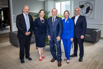 From left to right : Romain Duguay, General Manager, Société Saint-Vincent de Paul; Pascale Bouchard, President and Chief Executive Officer at the CHUM Foundation; Claude St-Jean, nephew and co-executor of the Paul Durocher estate; Cynda P. Heward, President and CEO of St. Mary’s Hospital Foundation; and Alain Gignac, President of the Montreal Heart Institute Foundation (© Éric Carrière) (CNW Group/Montreal Heart Institute Foundation)