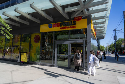 New small format No Frills opens in downtown Toronto (CNW Group/Loblaw Companies Limited - Public Relations)