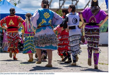 Pow-wow de la Première Nation de Timiskaming, Lieu historique national d’Obadjiwan-Fort-Témiscamingue, 21 juin 2017 © Parcs Canada (Groupe CNW/Parcs Canada (HQ))