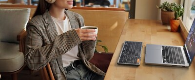 XK01 Plus: Full-size, backlit foldable keyboard for mobile pros