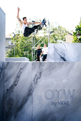 Elijah Berle, atleta de Vans, de Anthony Acosta (PRNewsfoto/Vans, Inc.)