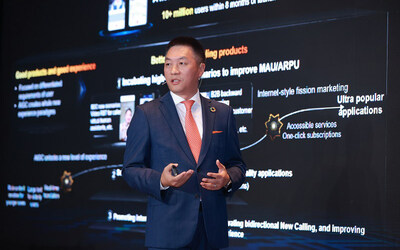 Chen Hao fazendo uma apresentação (PRNewsfoto/Huawei)