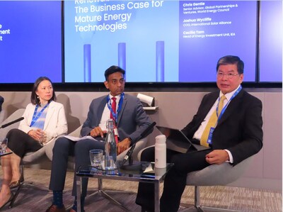 Cathay FHC leads Taiwan's Renewable Energy Push at LSEG's Climate Investment Summit During Climate Week London. Lee Chang-Ken(right), President of Cathay FHC, personally attended the "Climate Investment Summit".