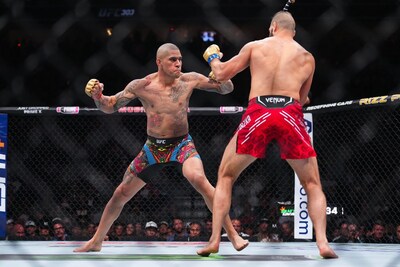 Monster Energy’s Alex Pereira Knocks Out Jiri Prochazka
to Defend UFC Light Heavyweight Championship Title at UFC 303 in Las Vegas, NV