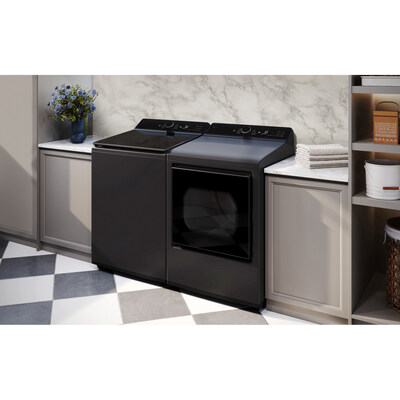 Save $300 on LG’s Mega Capacity Top Load Washer (WT8400CB) and make laundry day easier and more energy efficient with ezDispense® and AI Wash cycles.