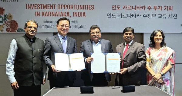 Karnataka Minister for Large and Medium Industries and Infrastructure Development MB Patil, along with S Selvakumar, Additional Chief Secretary, Karnataka Department of Industries and Commerce, and Gunjan Krishna, Commissioner for Industrial Development and Director of Industries and Commerce, attended the MoU signing event with DN Solutions CEO WonJong-Kim