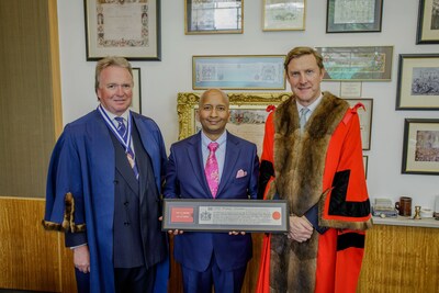 SWFI Chairman Lakshmi Narayanan Honored as Freeman of the City of London at Global Wealth Conference 2024
