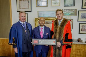SWFI Founder Lakshmi Narayanan Honored as Freeman of the City of London at Global Wealth Conference 2024