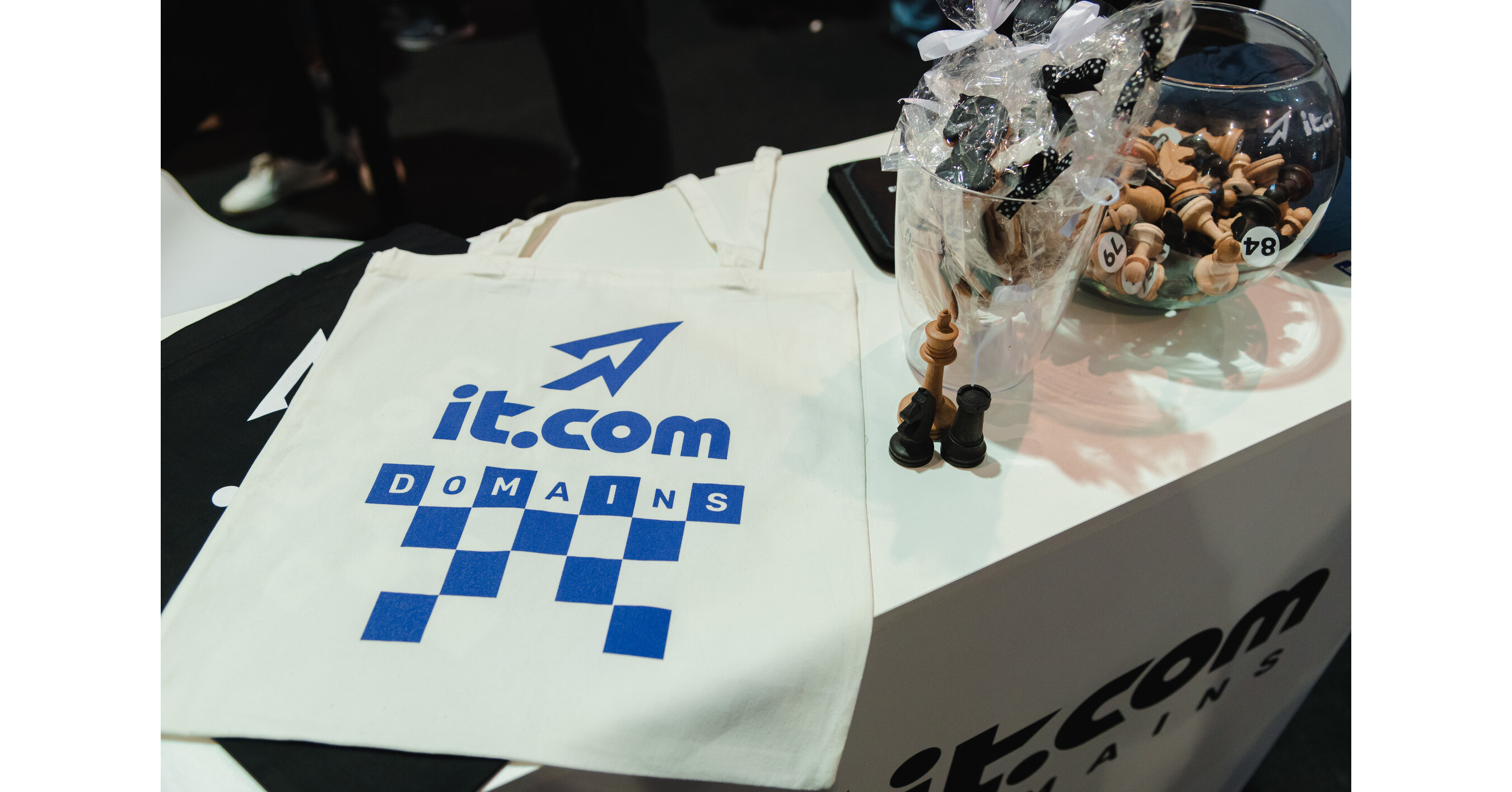 GoDaddy Now Offers .it.com domains GoDaddy Now Offers .it.com domains