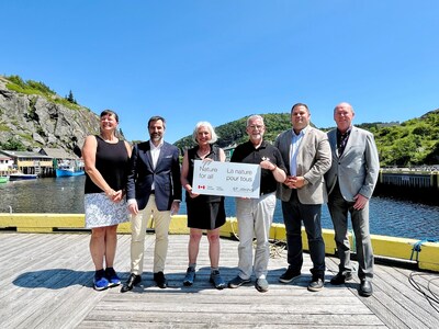 Participants à l’annonce pour un nouveau parc urbain national potentiel à St. John’s. Photo : Joshua Jamieson, Parcs Canada (Groupe CNW/Parcs Canada (HQ))