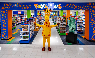 Beloved mascot Geoffrey the Giraffe at Toys"R"Us flagship at Macy's Herald Square.